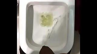 Eu gozando e mijando na parada do Graal &lpar;Parte 3 d&period;&rpar;